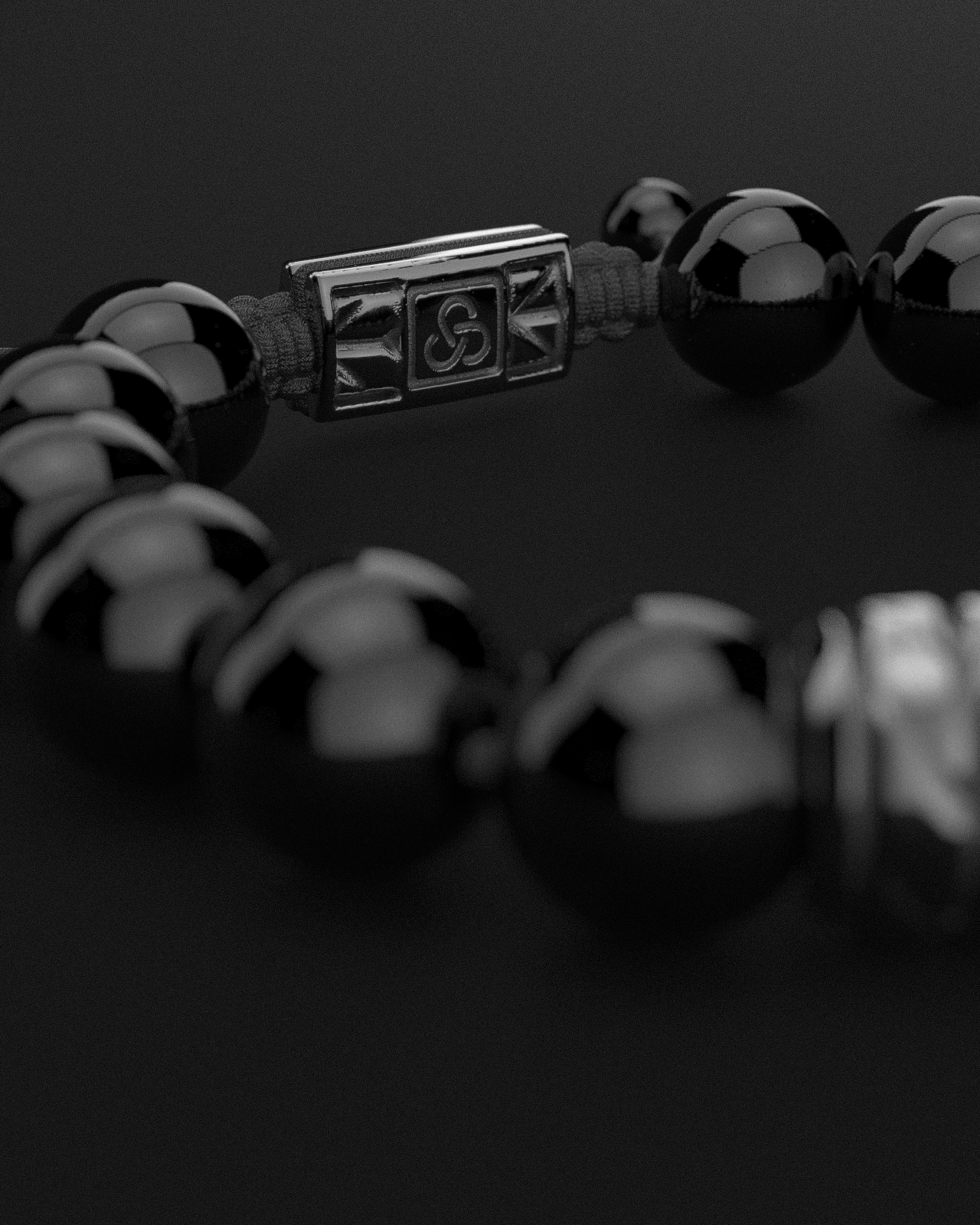 Onyx Bracelet 12mm | Woven