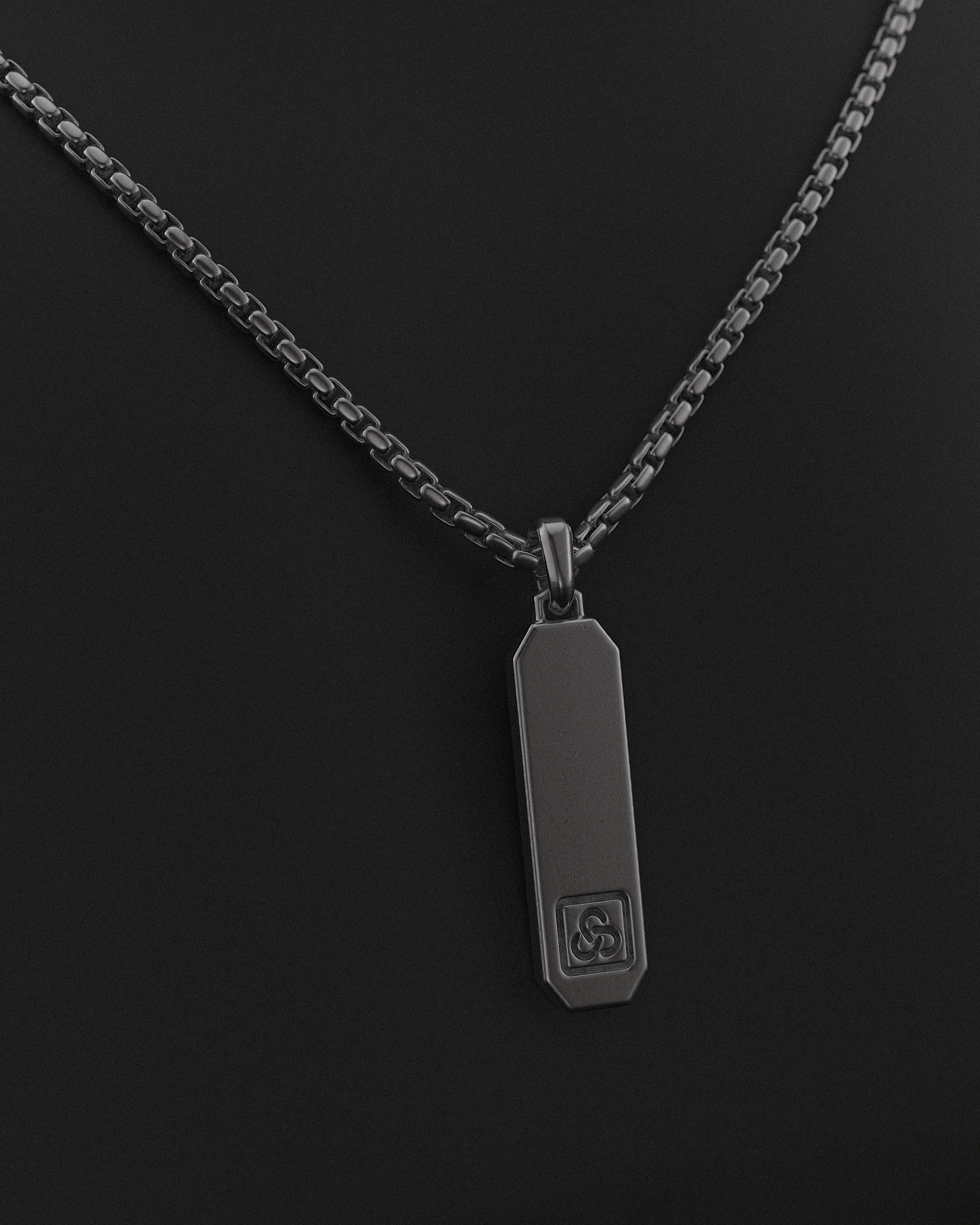 Signature Pendant + Round Box Chain