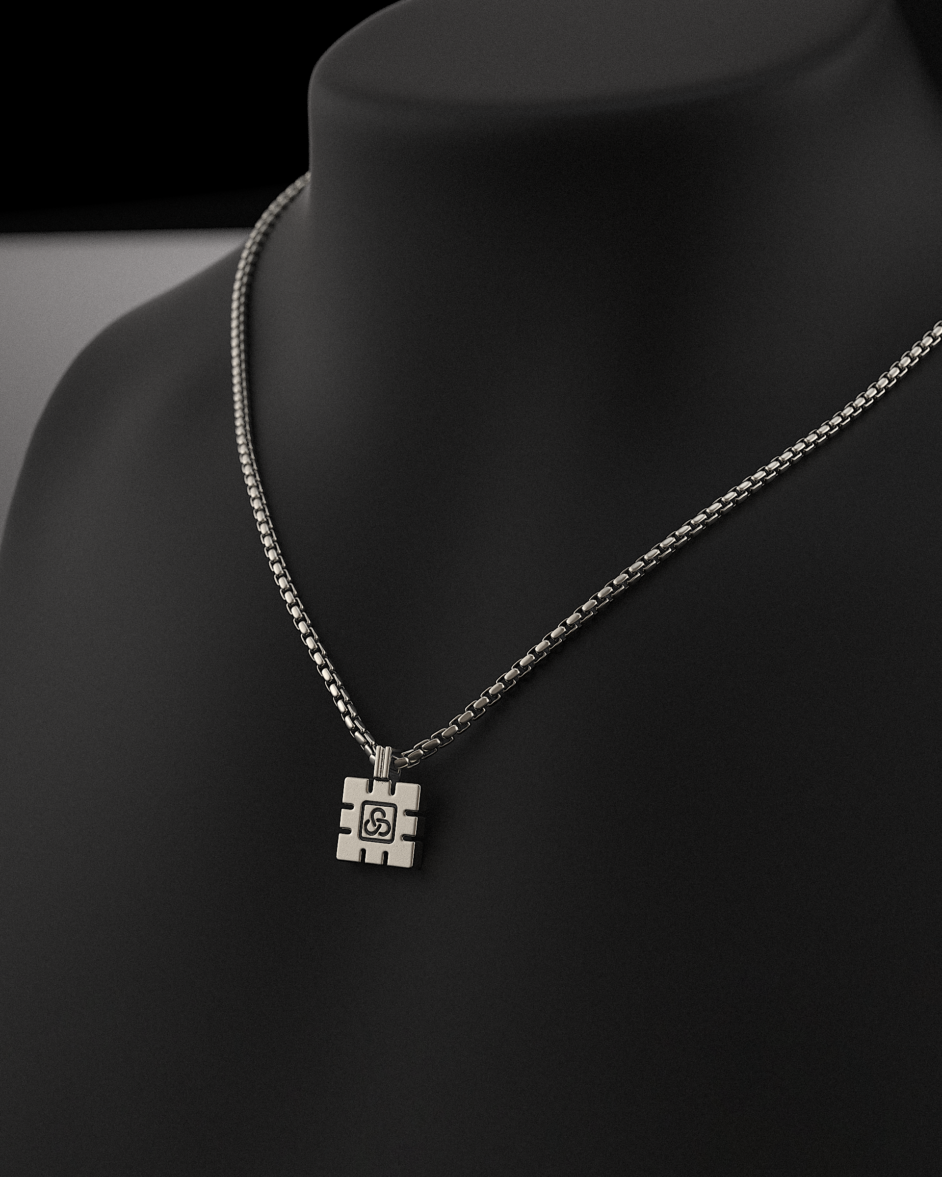 Essential Pendant + Round Box Chain