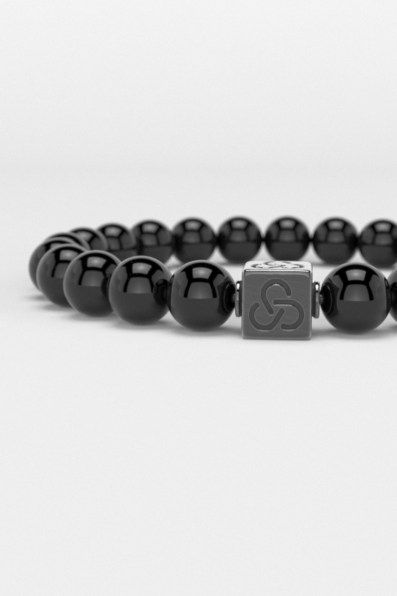 Onyx Bracelet 8mm | Essential
