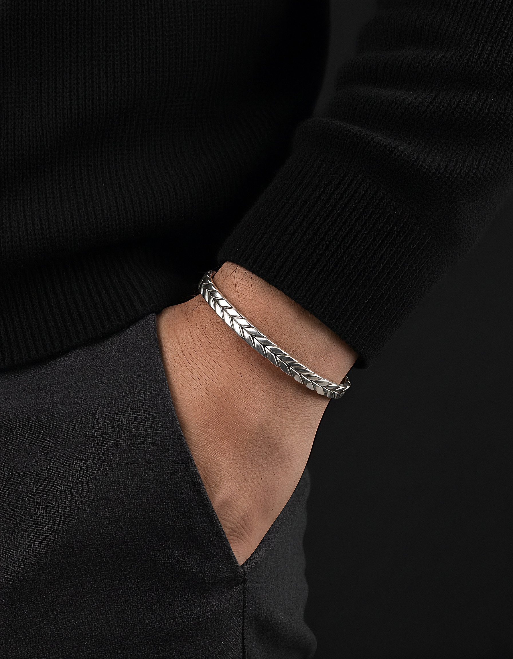 Pulsera tejida