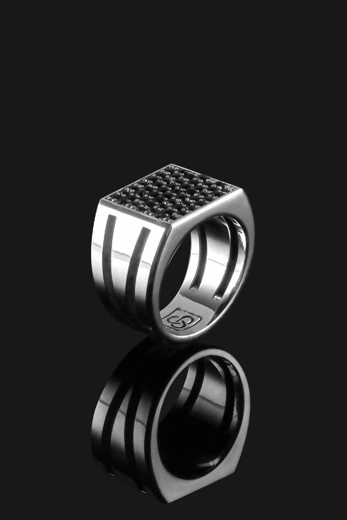 Bezel White Solid Gold Ring