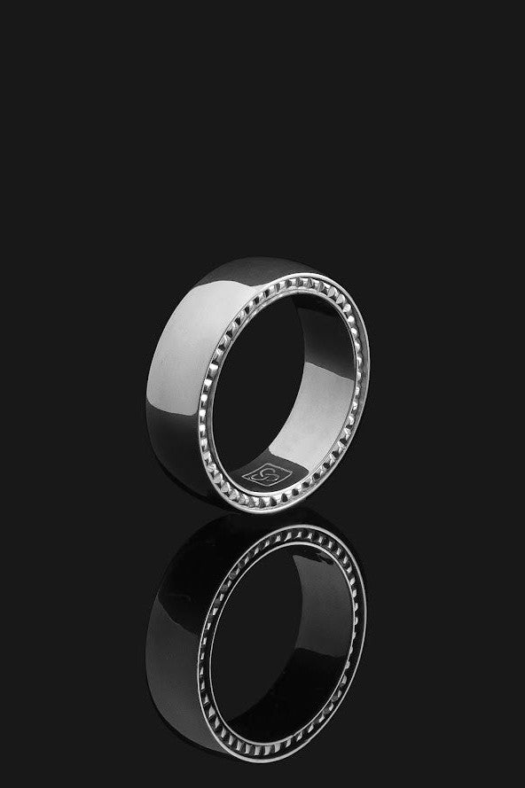 Pyramid Raw White Solid Gold Ring
