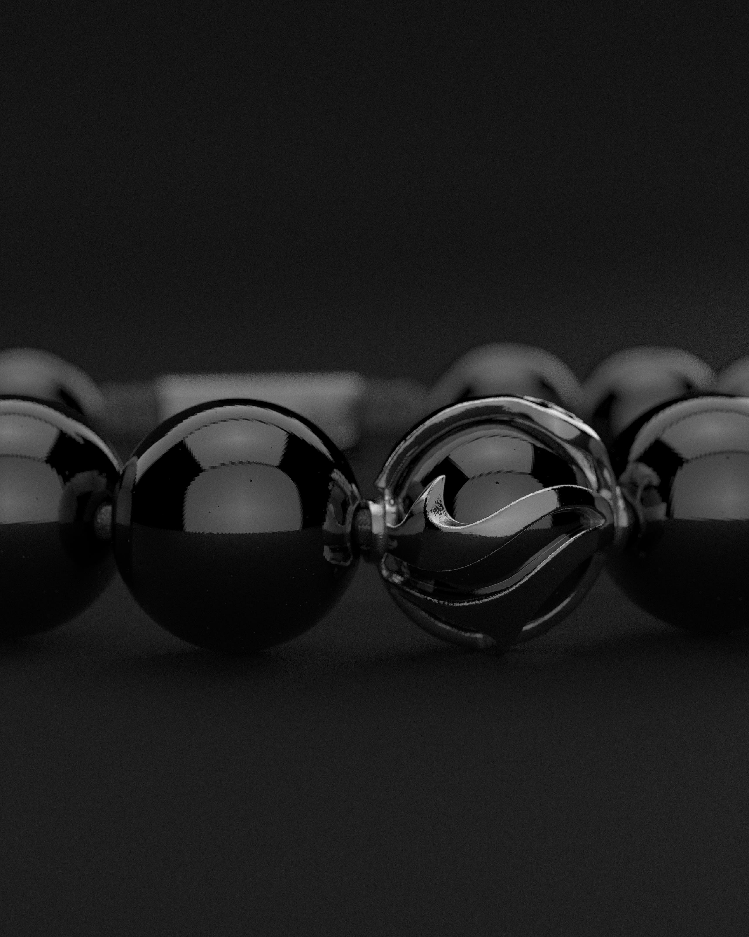 ONYX BRACELET 12MM | WAVES