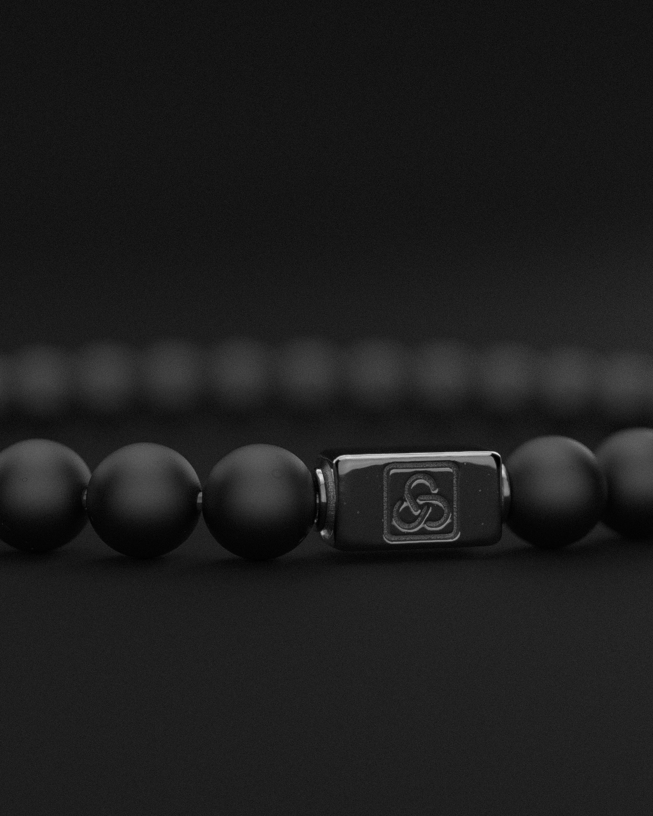 ONYX MATTE BRACELET 6MM | ESSENTIAL