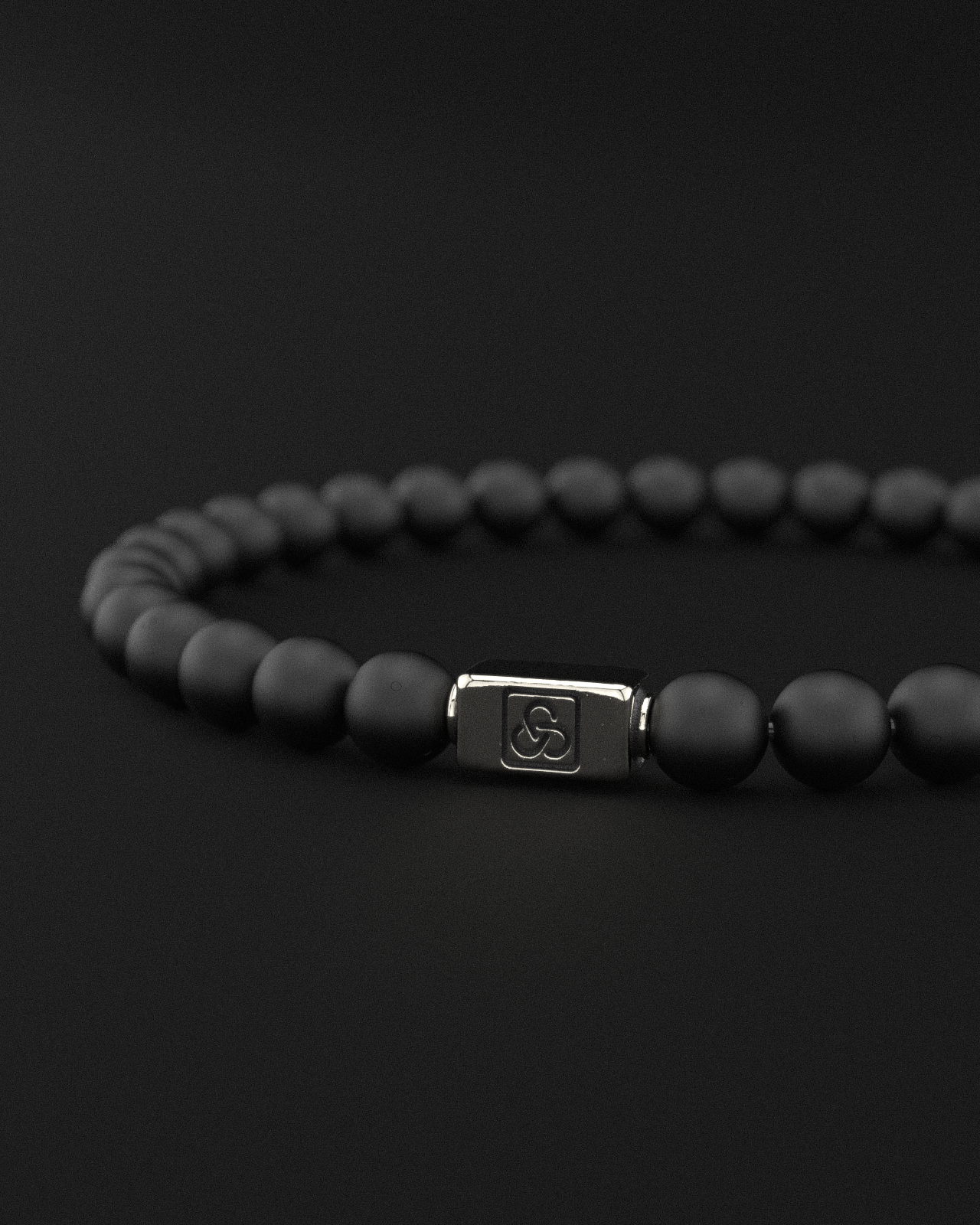 ONYX MATTE BRACELET 6MM | ESSENTIAL