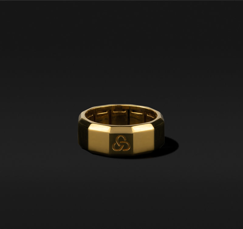 Solid Gold Ring - Essential